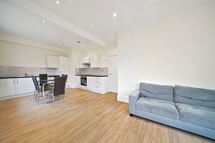 2 Bedroom Flat To Rent In Hackney Road, Hoxton, E2