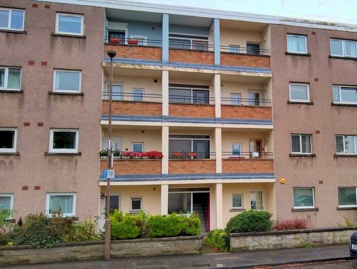 3 Bedroom Flat To Rent In Trinity Court, Edinburgh, EH5