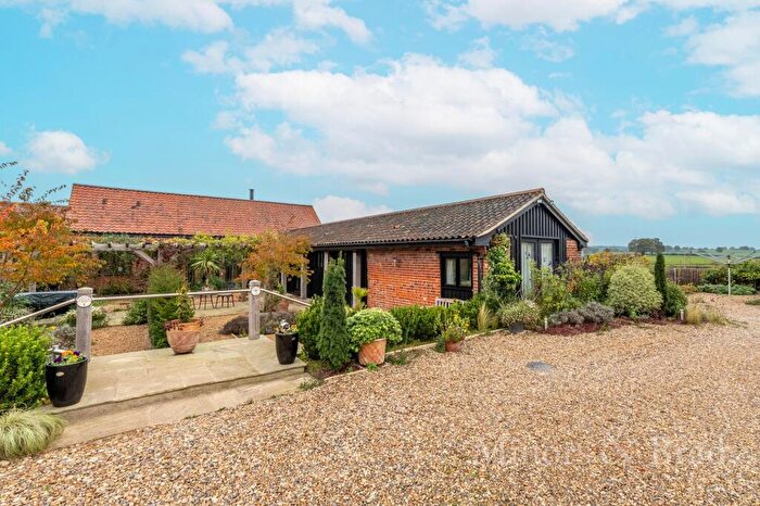 2 Bedroom Barn Conversion To Rent In Church Road, Skeyton, NR10