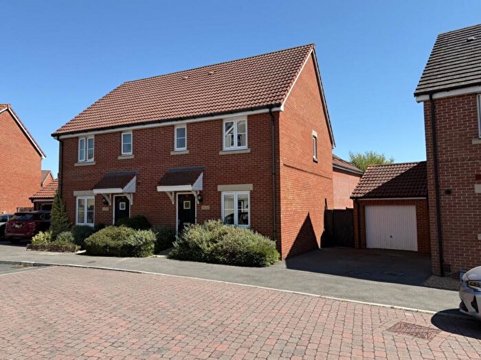 3 Bedroom Semi Detached House For Sale In Lapwing Drive, Old Sarum, Salisbury, SP4