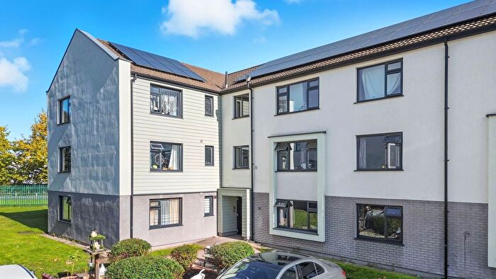 2 Bedroom Flat For Sale In Alder Lane, Warrington, WA2