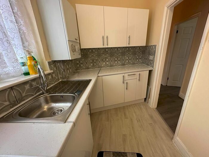 1 Bedroom Flat To Rent In Watford Way, London, NW7