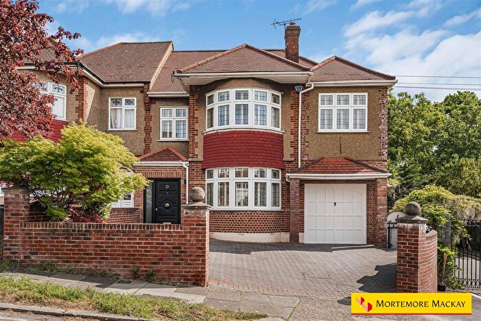 5 Bedroom Semi Detached House For Sale In Lakenheath, London, N14