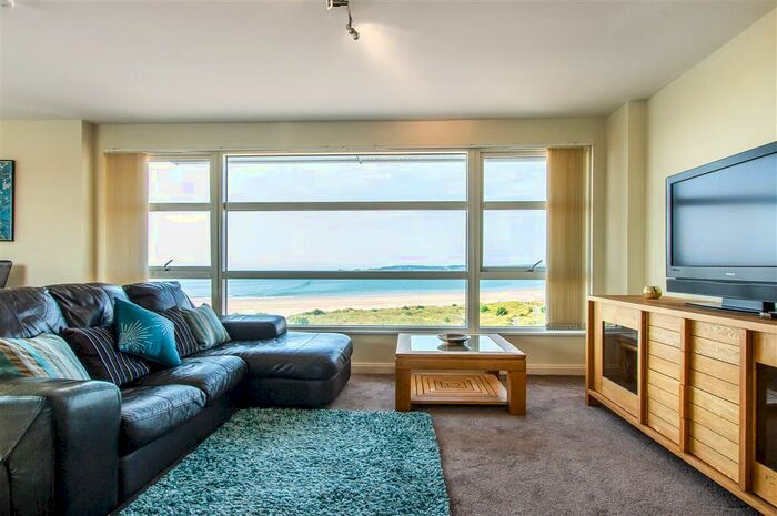 2 Bedroom Flat To Rent In Aurora, Trawler Road, Maritime Quarter, SA1