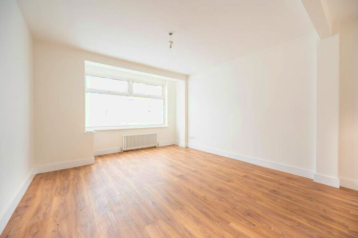 3 Bedroom Terraced House To Rent In Garner Road, Walthamstow, London, E17