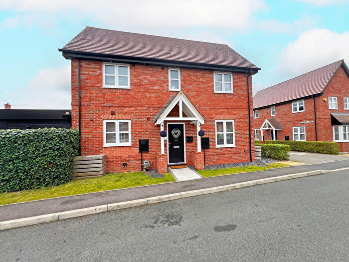 3 Bedroom Semi Detached House For Sale In Deherle Lane, Hugglescote, Leicestershire, LE67