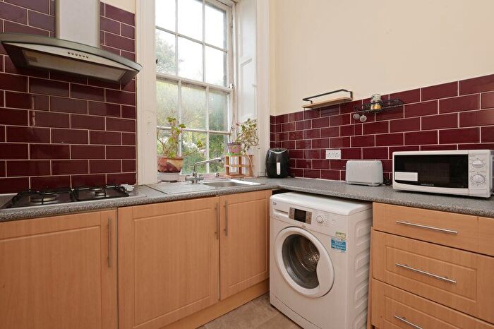 3 Bedroom Flat For Sale In Newington Road, Edinburgh, EH9