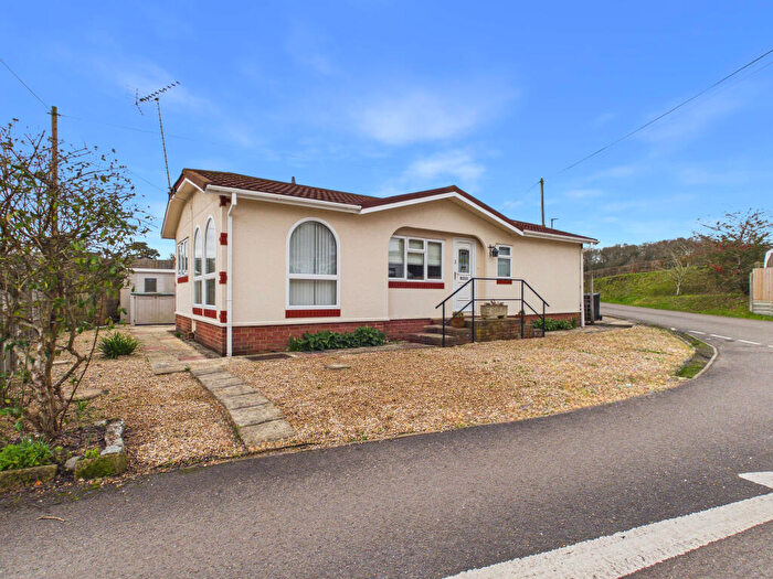 2 Bedroom Park Home For Sale In Elmtrees Park, Winchbottom Lane, Marlow, Buckinghamshire, SL7