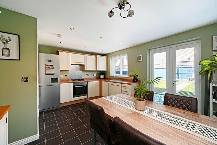 3 Bedroom Town House For Sale In Doveholes Drive, Handsworth, Sheffield, S13