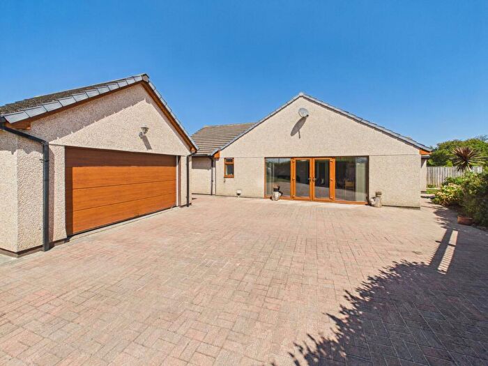 3 Bedroom Detached Bungalow For Sale In Berkeley Close, Stratton, EX23