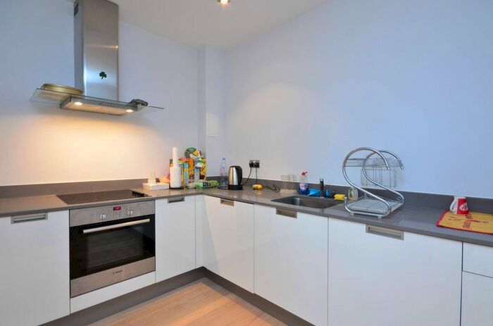3 Bedroom Flat For Sale In Theatro Tower, Greenwich, London, SE8