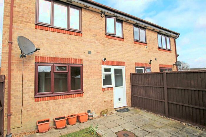 1 Bedroom Maisonette To Rent In Charles Evans Way, Caversham, Reading, Berkshire, RG4