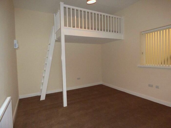 Studio To Rent In Flat, Avenue Road, DN2