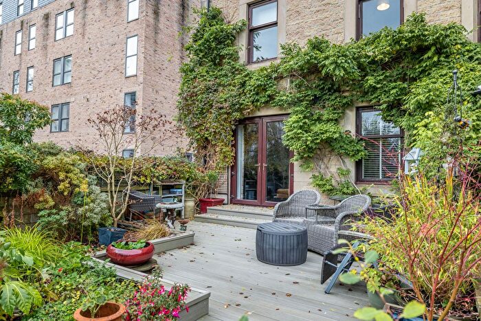 2 Bedroom Flat For Sale In Redlands Road, Kelvinside, G12