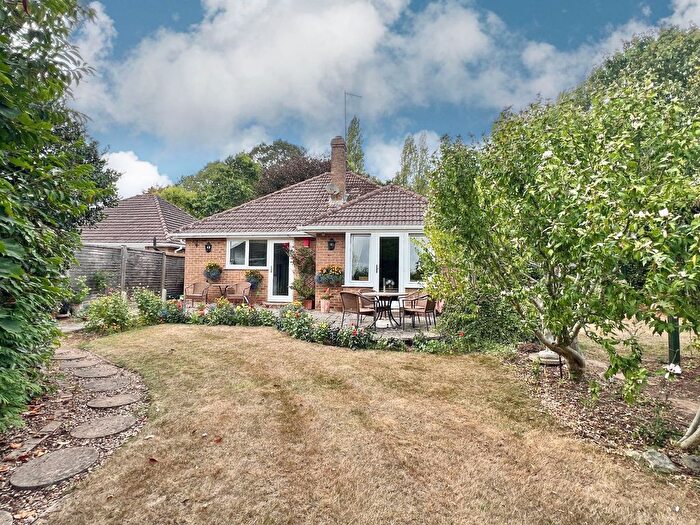2 Bedroom Detached Bungalow For Sale In Corkscrew Lane, Taunton, TA2