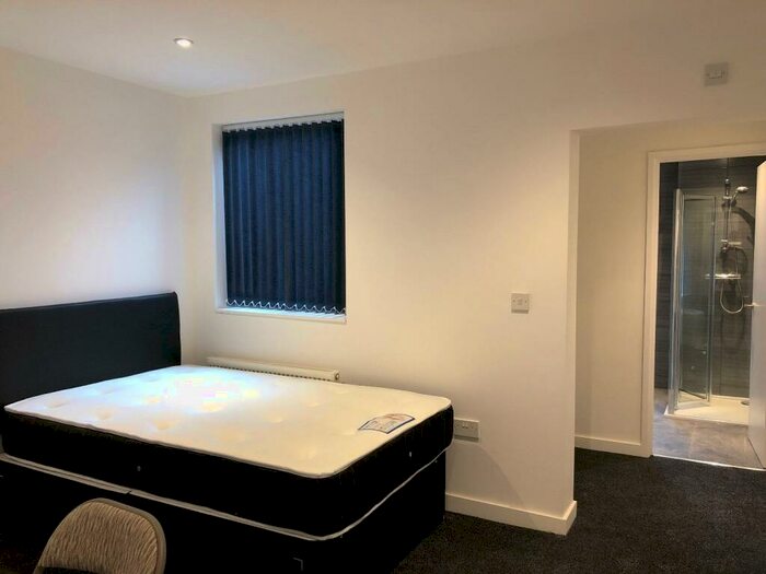 6 Bedroom Terraced House To Rent In Dawlish Road, Selly Oak, Birmingham, West Midlands, B29