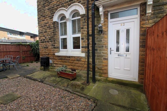 1 Bedroom Property To Rent In Hammerton Street, Pudsey, LS28