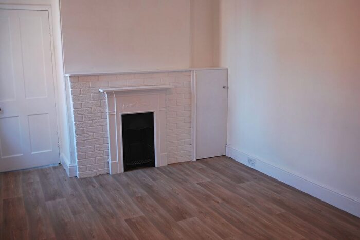 1 Bedroom Flat To Rent In Rolle Street, Exmouth, EX8