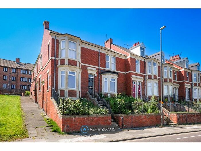 2 Bedroom Flat To Rent In Sunderland Road, Gateshead, NE8