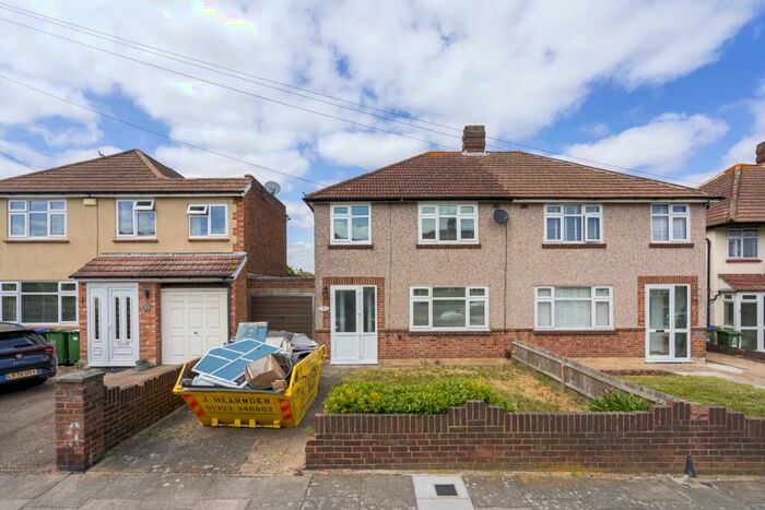 3 Bedroom Semi-Detached House To Rent In Ightham Road, Erith, Kent, DA8