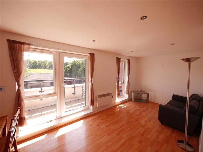 2 Bedroom Flat To Rent In Rampart Road, Holborn Central Rampart Road, LS6
