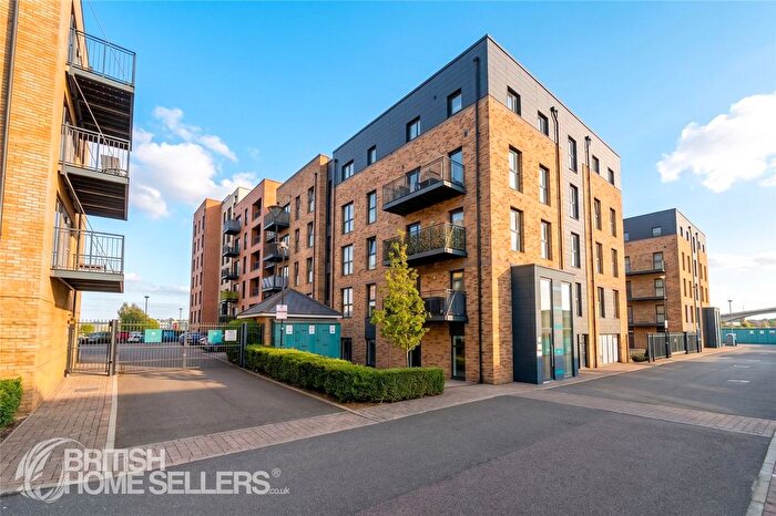 1 Bedroom Flat For Sale In Thomas Blake Avenue, Southampton, Hampshire, SO14