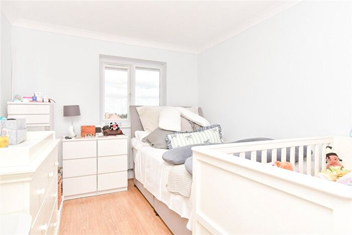 1 Bedroom Flat For Sale In Edison Road, Welling, Kent, DA16