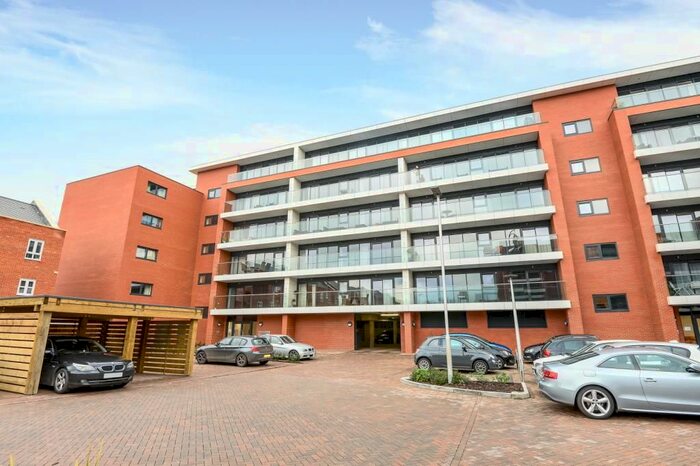 1 Bedroom Flat To Rent In Newbury, Berkshire, RG14