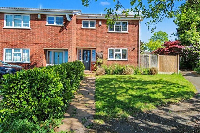 3 Bedroom Semi-Detached House For Sale In Abney Drive, Swadlincote, DE12
