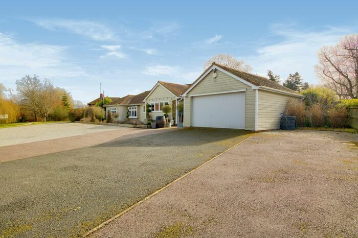 4 Bedroom Detached Bungalow For Sale In Ashford Road, Bethersden, Ashford, TN26