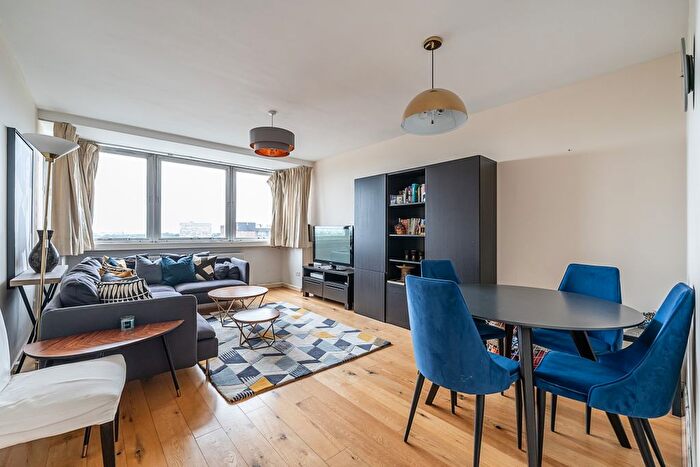 2 Bedroom Flat To Rent In Porchester Place, London, W2