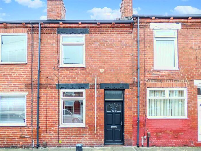 2 Bedroom End Of Terrace House To Rent In Ambler Street, Castleford, WF10