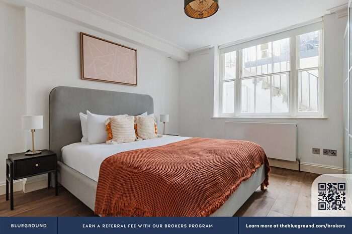 2 Bedroom Flat To Rent In Bayswater, London, W2