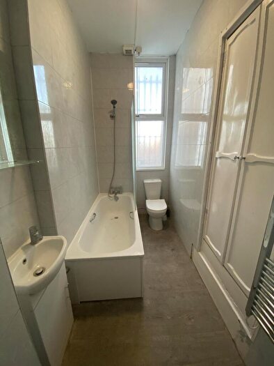 4 Bedroom Flat To Rent In Camden Road, London, N7