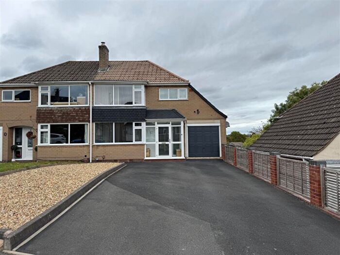 3 Bedroom Semi-Detached House For Sale In Wrekin Drive, Stourbridge, DY9