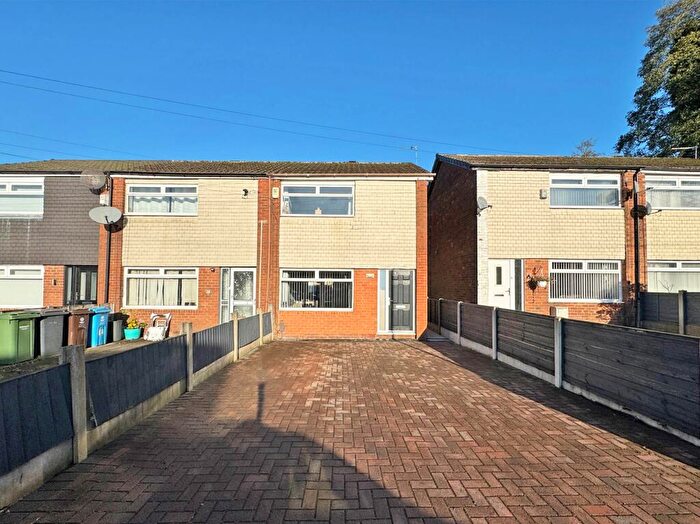 2 Bedroom End Of Terrace House For Sale In Jones Street, Royton, OL2