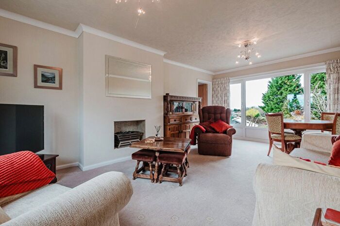 2 Bedroom Flat For Sale In Marple Old Road, Offerton, Stockport, SK2