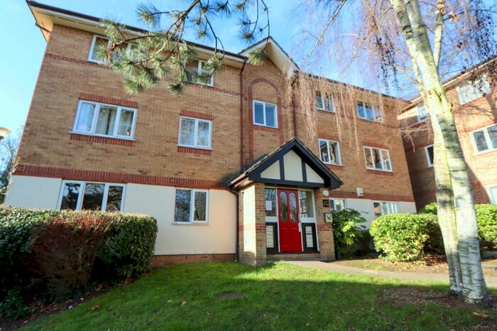 1 Bedroom Apartment To Rent In Woodland Grove, Epping, CM16