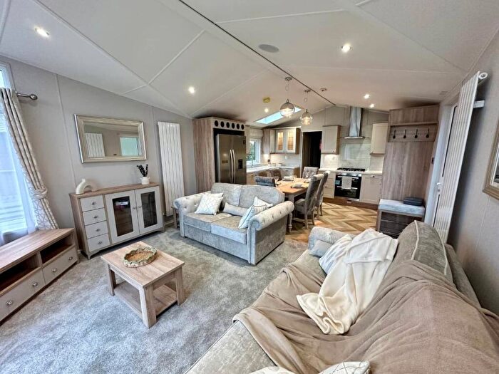 2 Bedroom Lodge For Sale In Goulton Lane, Northallerton, DL6
