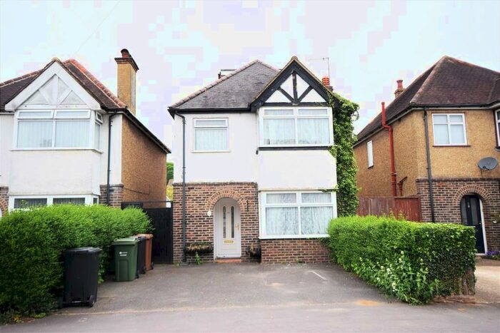 5 Bedroom Detached House To Rent In Beckingham Road, GU2
