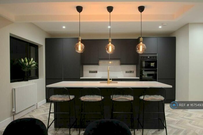 3 Bedroom Semi-Detached House To Rent In Sandhurst Road, Orpington, BR6