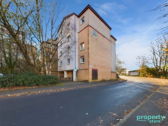 2 Bedroom Flat To Rent In Lenzie Place, Springburn, Glasgow, G21