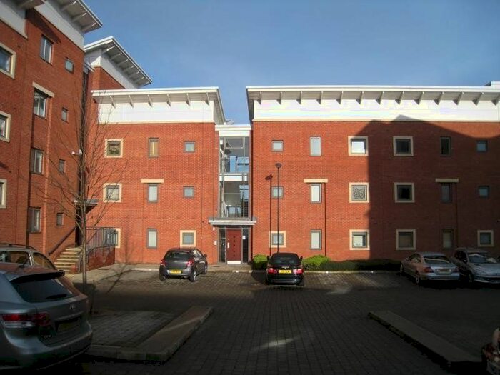2 Bedroom Flat To Rent In Albion Street, Wolverhampton, West Midlands, WV1