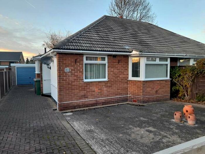 2 Bedroom Semi-Detached Bungalow To Rent In Woolgreaves Drive, Sandal, Wakefield, WF2