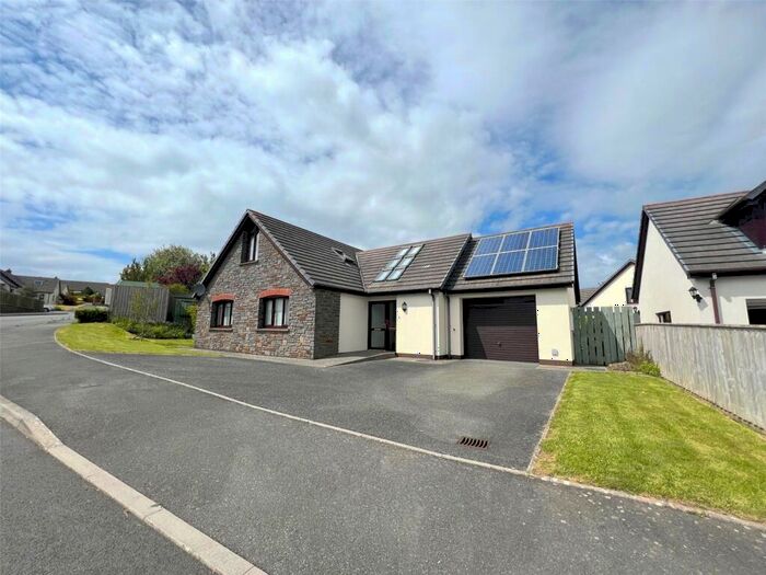 3 Bedroom Detached House For Sale In Brookfield Close, Keeston, Haverfordwest, Pembrokeshire, SA62