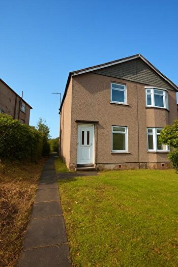 3 Bedroom Cottage To Rent In Croftside Avenue, Castlemilk, Glasgow, G44