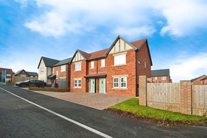 3 Bedroom Semi-detached House For Sale In Eadington Court, Alnwick, NE66