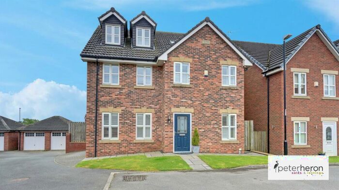 5 Bedroom Detached House For Sale In Oak Tree Drive, New Silksworth, Sunderland, SR3