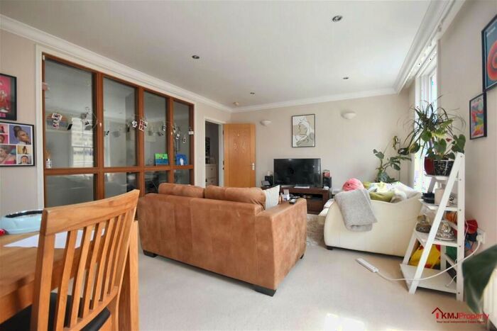 2 Bedroom Flat For Sale In Crescent Road, Tunbridge Wells, TN1