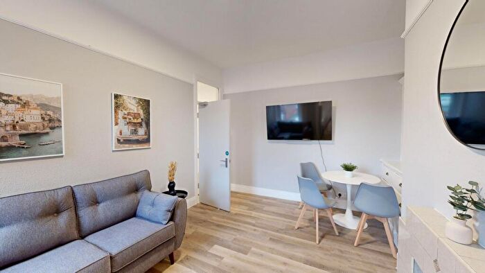 3 Bedroom Apartment To Rent In Biddlestone Road, NE6